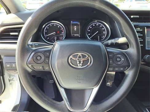 Used 2020 Toyota Camry LE image 20