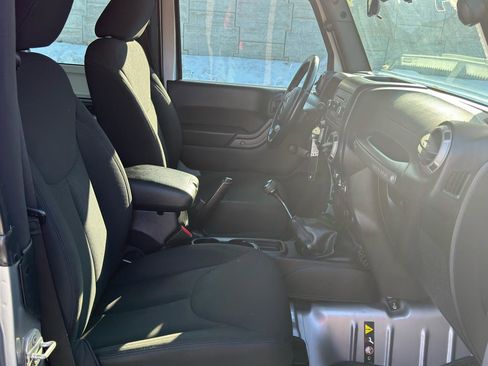 Used 2015 Jeep Wrangler Sport w/ Connectivity Group image 28