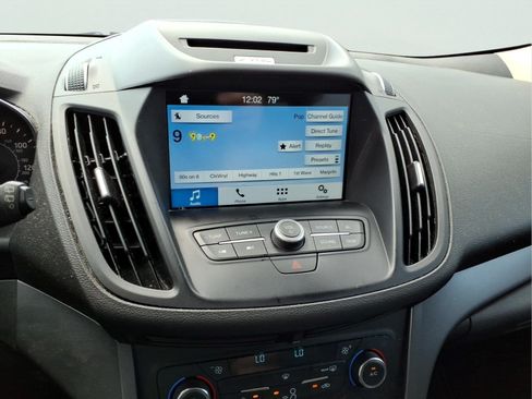 Used 2017 Ford Escape SE w/ Equipment Group 201A FWD image 10