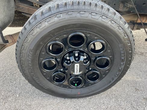 Used 2009 Ford F350 Lariat image 9