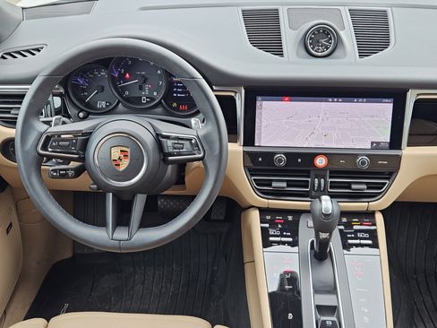 Certified 2026 Porsche Macan AWD/4WD image 25