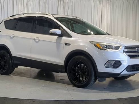 Used 2017 Ford Escape Titanium w/ Equipment Group 301A AWD/4WD image 2