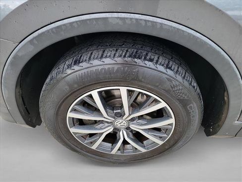 Used 2020 Volkswagen Tiguan SE image 9