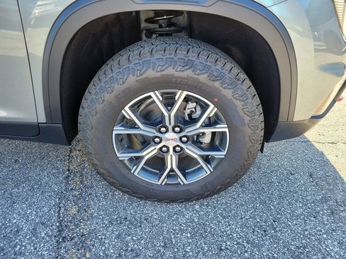 New 2026 GMC Acadia AT4 w/ LPO, Floor Liner Package AWD/4WD image 3