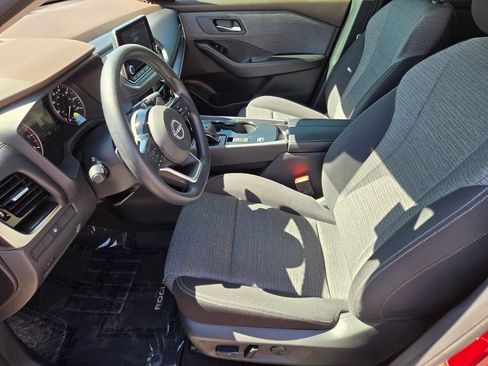 Used 2023 Nissan Rogue SV FWD image 10