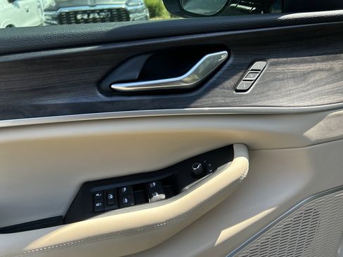 New 2026 Jeep Grand Cherokee L Limited RWD image 12