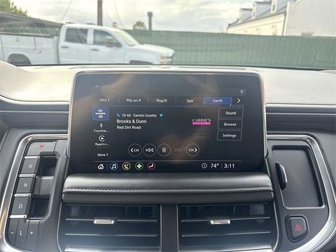 Used 2021 Chevrolet Tahoe Z71 w/ Z71 Signature Package image 16