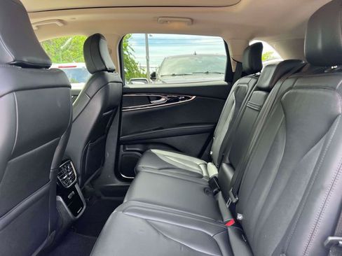 Used 2023 Lincoln Nautilus Reserve AWD/4WD image 16