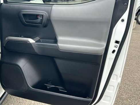 Used 2019 Toyota Tacoma SR5 image 12