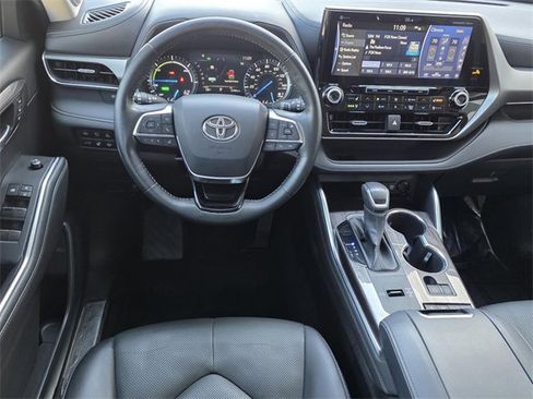 Used 2021 Toyota Highlander Limited image 13