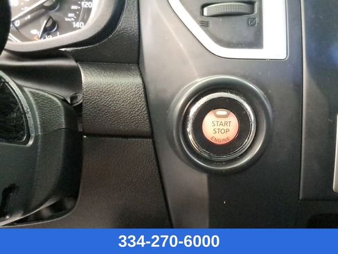 Used 2017 Nissan Titan S image 26