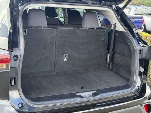 Certified 2025 Toyota Highlander LE image 22