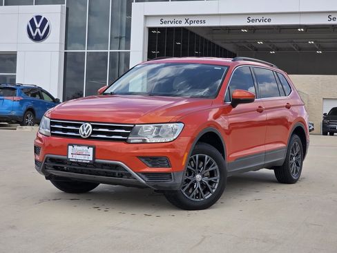 Used 2019 Volkswagen Tiguan SE FWD image 1