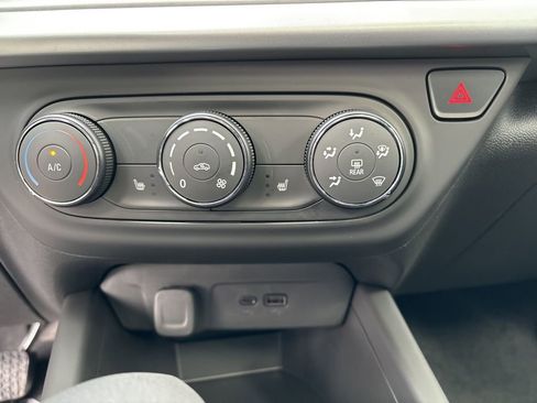 New 2026 Chevrolet Trax RS w/ Sunroof Package image 11