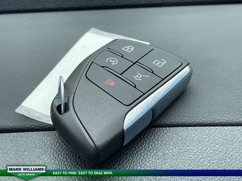 Used 2025 Chevrolet Equinox EV RS image 23