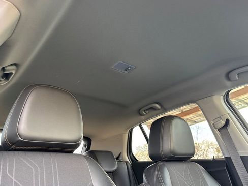 Used 2018 Chevrolet Trax LT w/ LT Convenience Package image 24