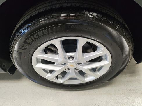 Used 2024 Chevrolet Equinox LT w/ LPO, Floor Liner Package image 20