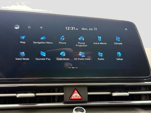 Used 2025 Hyundai Elantra SEL FWD image 15