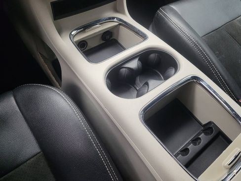 Used 2019 Dodge Grand Caravan SXT FWD image 26
