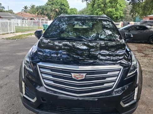 Used 2019 Cadillac XT5 Premium Luxury FWD image 1