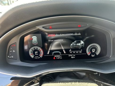 Used 2022 Audi Q8 Premium Plus AWD/4WD image 16