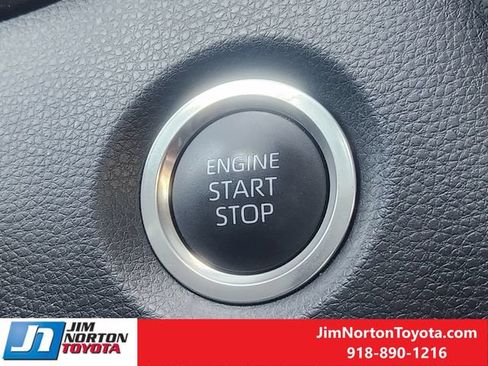 Used 2025 Toyota Corolla SE w/ SE Premium Package FWD image 22