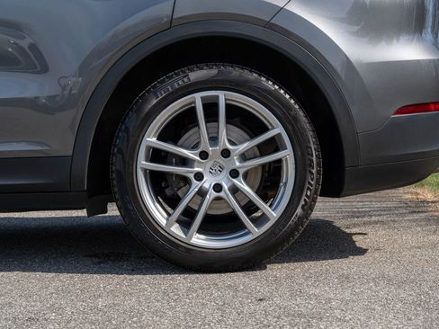 Used 2019 Porsche Cayenne image 12