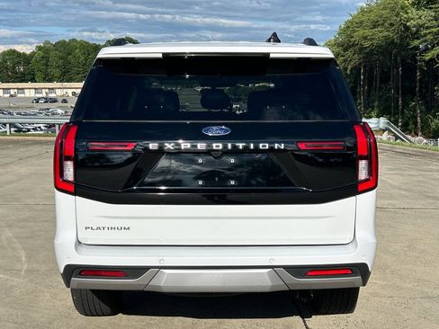 Used 2025 Ford Expedition Platinum AWD/4WD image 5