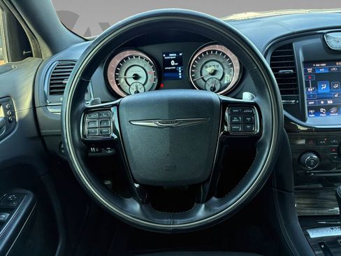 Used 2013 Chrysler 300 C image 12