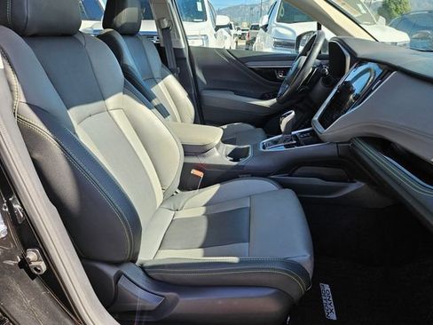 Used 2025 Subaru Outback Onyx Edition AWD/4WD image 31