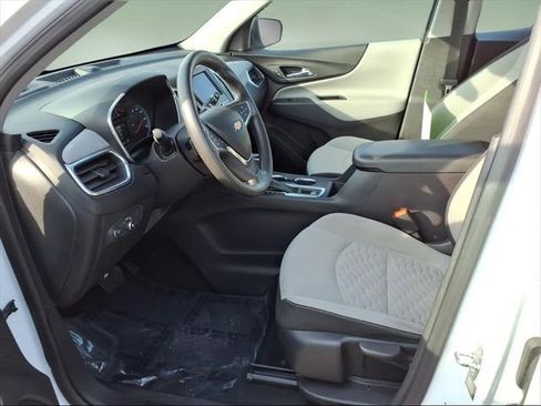Used 2021 Chevrolet Equinox LS image 11
