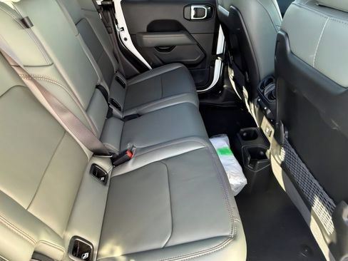 New 2026 Jeep Gladiator Mojave image 13