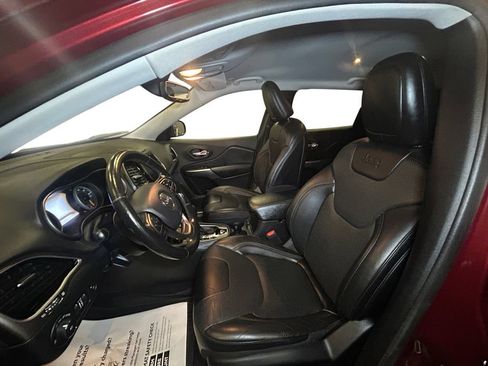 Used 2019 Jeep Cherokee Limited AWD/4WD image 10