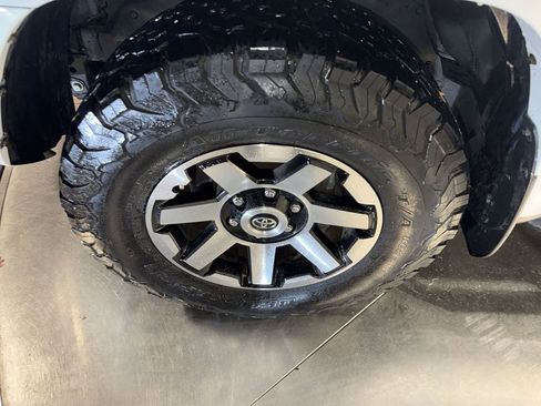 Used 2018 Toyota 4Runner TRD Off-Road Premium w/ Wilderness Package image 10