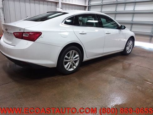 Used 2017 Chevrolet Malibu LT image 4