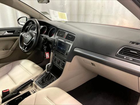 Used 2017 Volkswagen Golf Alltrack S image 14