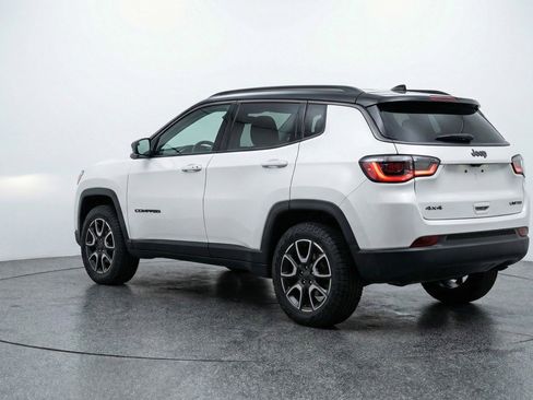 Used 2025 Jeep Compass Trailhawk AWD/4WD image 6
