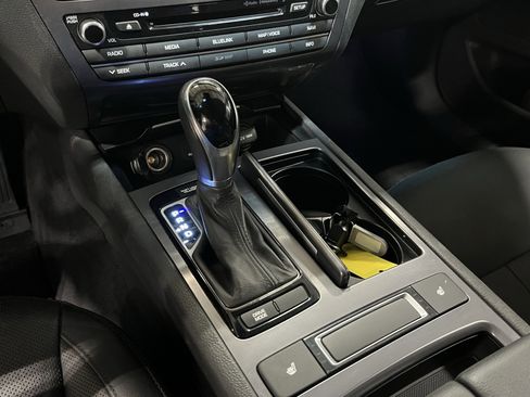 Used 2016 Hyundai Genesis 3.8 RWD image 25