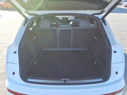 Used 2019 Audi SQ5 Premium Plus image 10