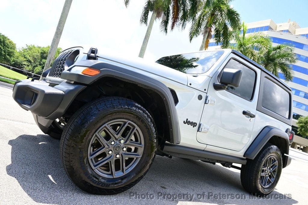 Used 2024 Jeep Wrangler Sport AWD/4WD image 9