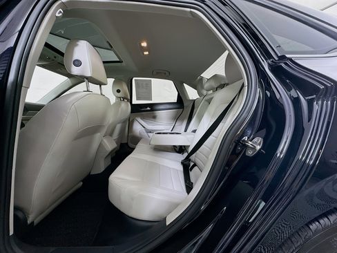 Used 2024 Volkswagen Jetta SE w/ Panoramic Sunroof Package FWD image 28