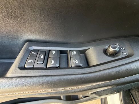 Used 2022 Jeep Grand Cherokee L Limited w/ Trailer Tow Group (B) image 9