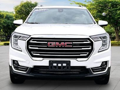 Used 2024 GMC Terrain SLT
