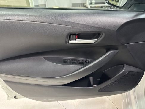 Used 2020 Toyota Corolla LE image 12