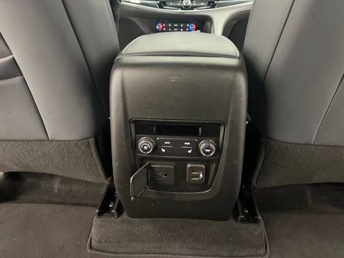 Used 2024 Buick Enclave Premium image 23