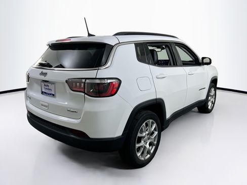 Used 2022 Jeep Compass Latitude AWD/4WD image 5