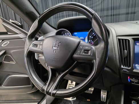 Used 2018 Maserati Levante GranSport image 21