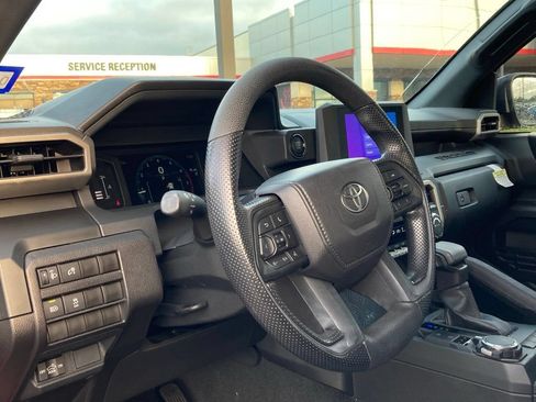 Certified 2025 Toyota Tacoma SR AWD/4WD image 9