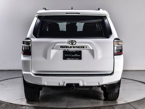 Used 2024 Toyota 4Runner SR5 AWD/4WD image 5