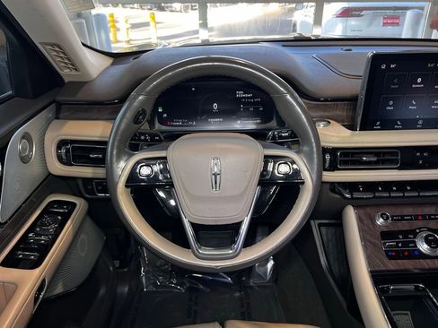 Used 2023 Lincoln Aviator Reserve w/ Equipment Group 201A image 16